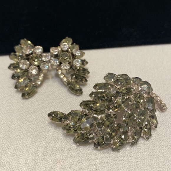 Vintage Weiss Rhinestone Brooch And Earrings Set - Picture 1 of 14